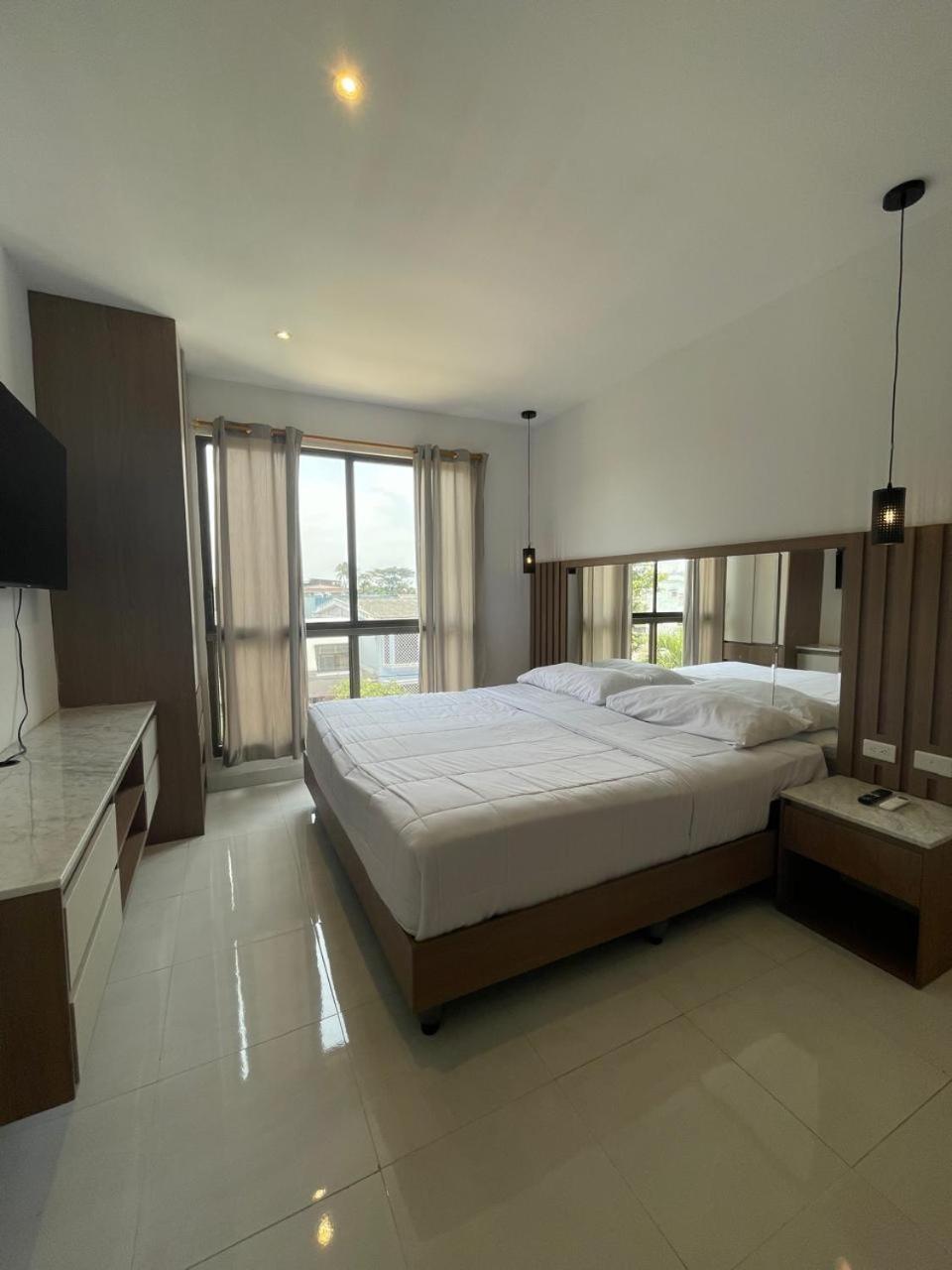 Novapark Kennedy Hotel Гуаякиль Экстерьер фото